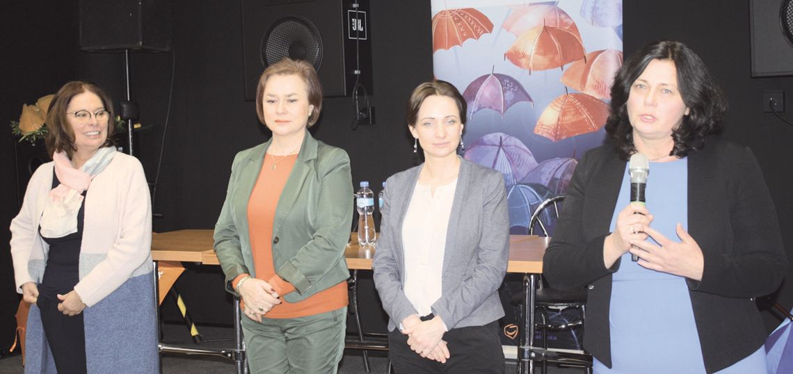 KOBIETY MAJĄ PRAWO DO GODNEGO WYNAGRODZENIA