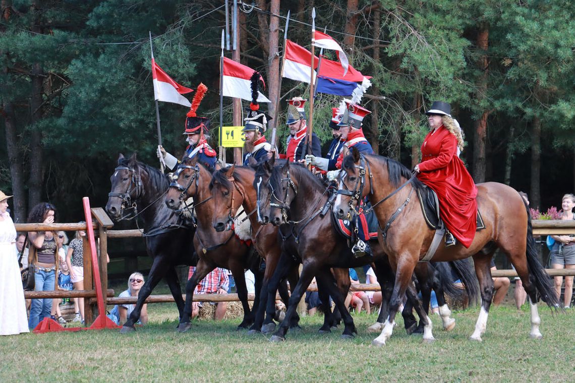 MIŁOŚNICY KONI I DOBREJ MUZYKI ZNÓW ZAWITALI DO GNIAZDOWA MIŁOŚNICY KONI I DOBREJ MUZYKI ZNÓW ZAWITALI DO GNIAZDOWA