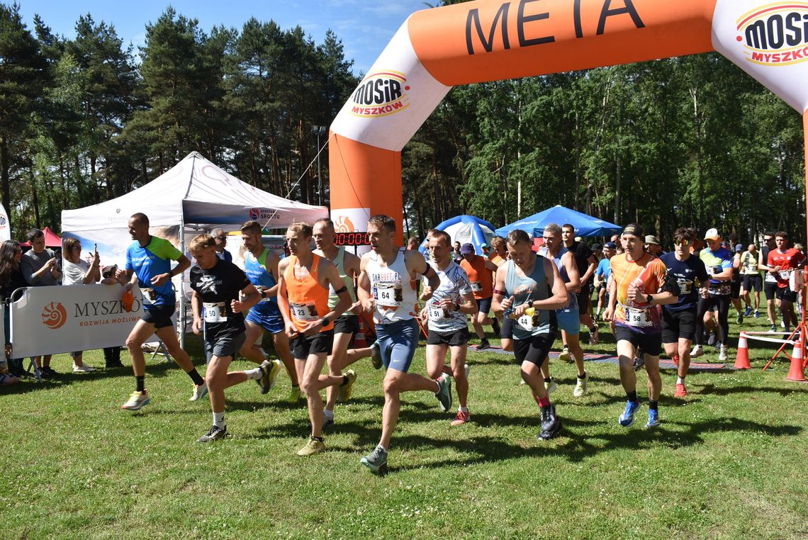 MYSZKÓW. 47. MIĘDZYNARODOWY BIEG V STAWÓW NA DOTYKU JURY W ATMOSFERZE DOBREJ ZABAWY I RODZINNEGO PIKNIKU. ZDJĘCIA MYSZKÓW. 47. MIĘDZYNARODOWY BIEG V STAWÓW NA DOTYKU JURY W ATMOSFERZE DOBREJ ZABAWY I RODZINNEGO PIKNIKU. ZDJĘCIA