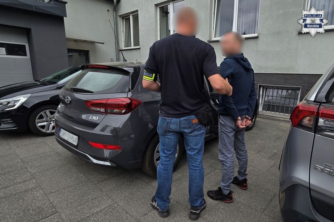 MYSZKÓW. PIJANY KIEROWCA (3,5 PROMILA ALKOHOLU W ORGANIZMIE) UCIEKAL PRZED POLICJĄ. MIAŁ JUŻ DOŻYWOTNI ZAKAZ PROWADZENIA POJAZDÓW ZA JAZDĘ PO PIJANEMU