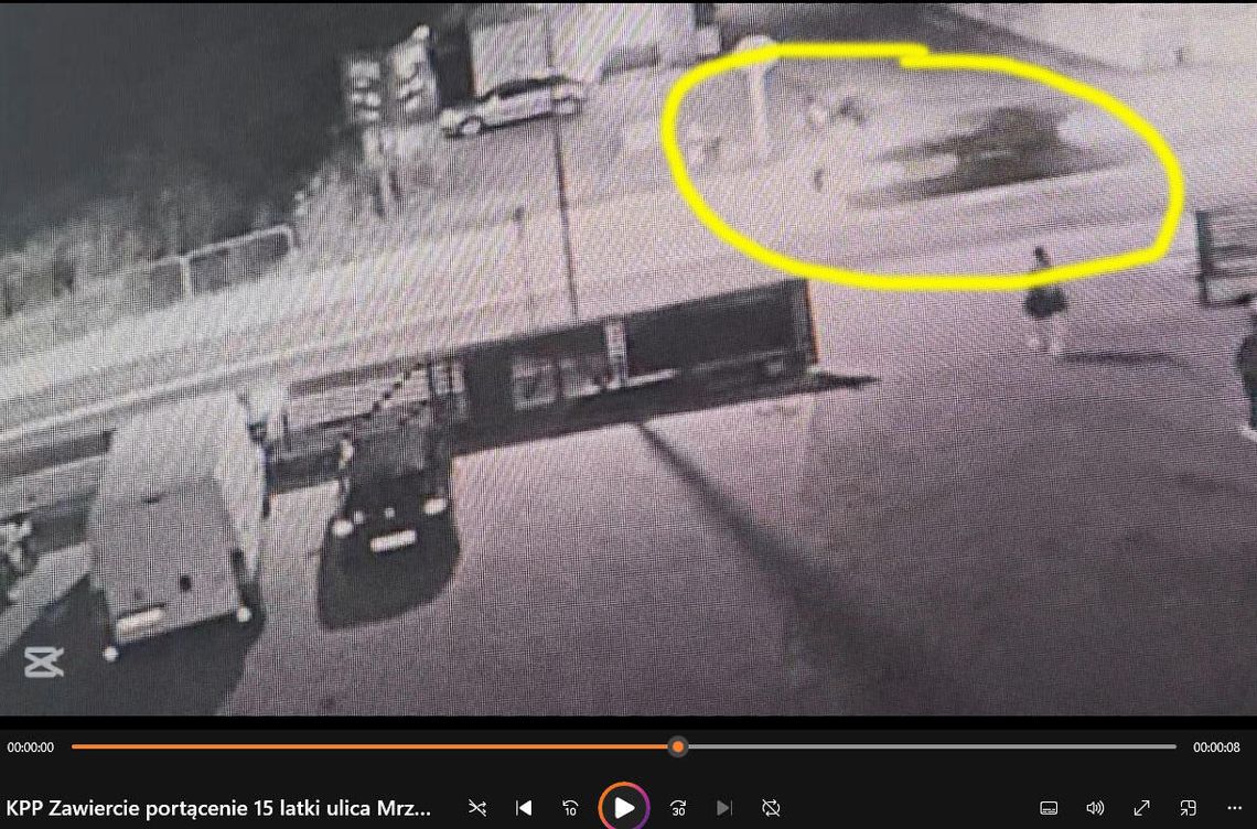 NAGRANIE POKAZUJE POTRĄCENIE NASTOLATKI. ILE JECHAŁO BMW?