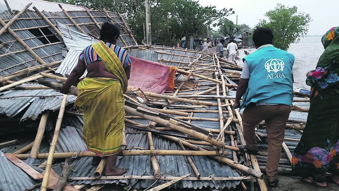 Ofiary cyklonu Amphan walczą ze skutkami żywiołu 