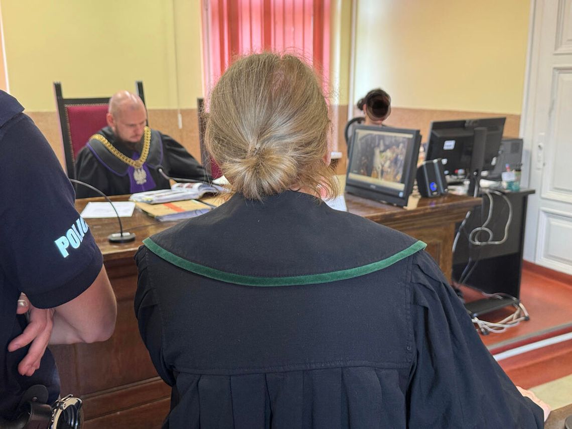 POŻAR W PIZZERII. STRAT MIAŁO BYĆ 3 MILIONY. PZU UWAŻA ŻE 900 TYSIĘCY