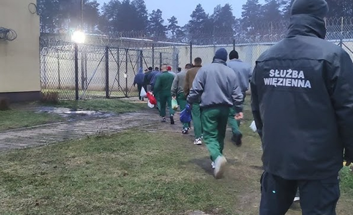 Prokuratura sprawdza, czy więzień Piotr K. jeździ samochodem na przepustkach. A ma dożywotni zakaz! Prokuratura sprawdza, czy więzień Piotr K. jeździ samochodem na przepustkach. A ma dożywotni zakaz!