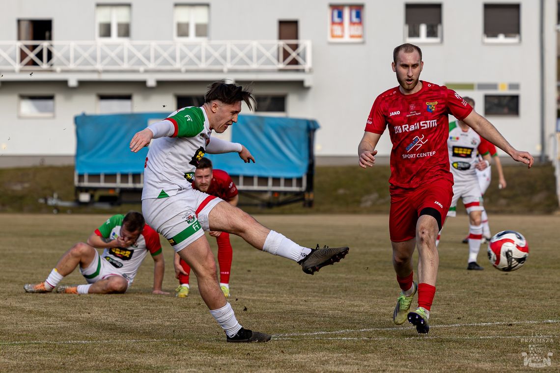 PRZEMSZA SIEWIERZ BEZ ZDOBYCZY PUNKTOWEJ W PIERWSZYM WIOSENNYM MECZU