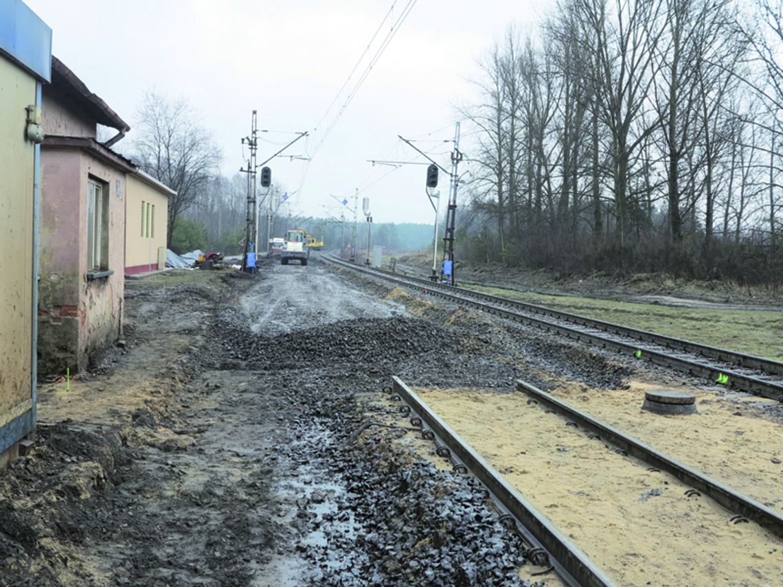 PRZEZ BRAK ROZWAGI UTKNĘLI NA PRZEJEŹDZIE