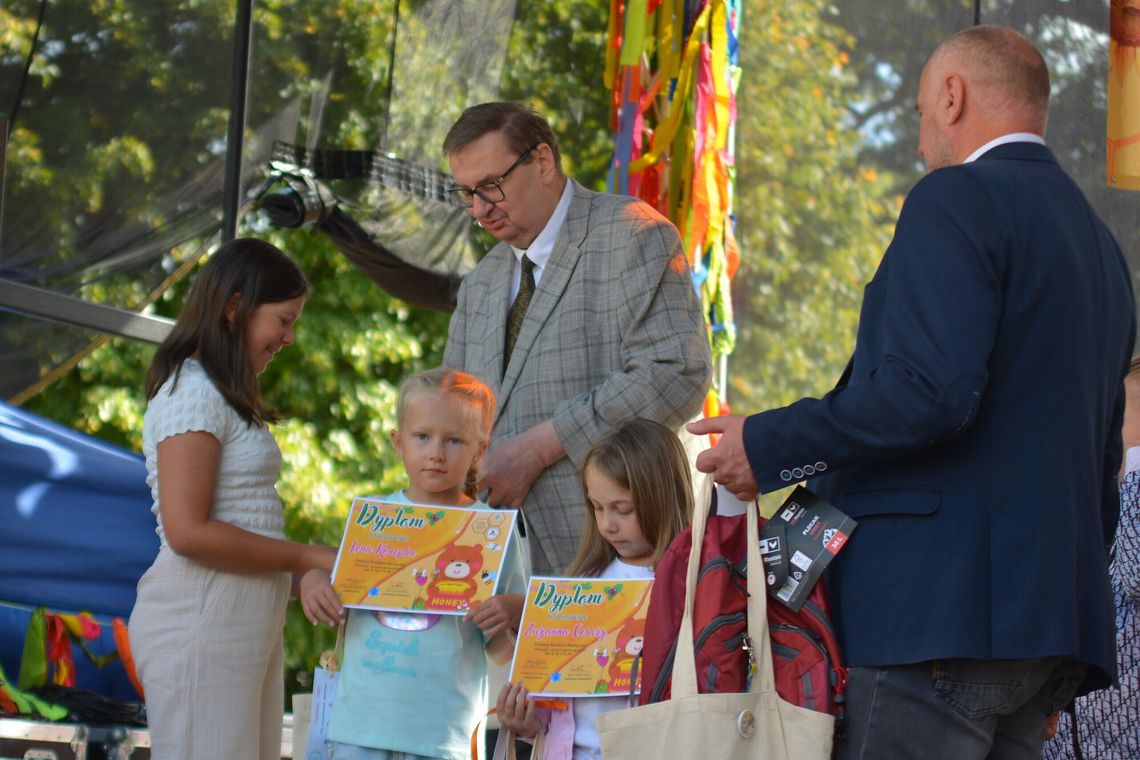 Pszczoły – od nich zależy tak wiele – nagrodzone prace