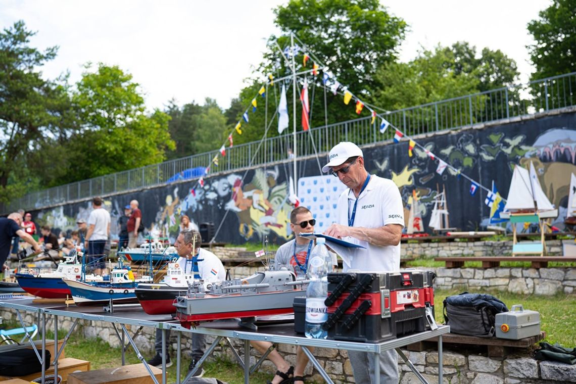 Wielkie Psie Święto i piknik modelarski – wyjątkowy weekend w Złotym Potoku Wielkie Psie Święto i piknik modelarski – wyjątkowy weekend w Złotym Potoku
