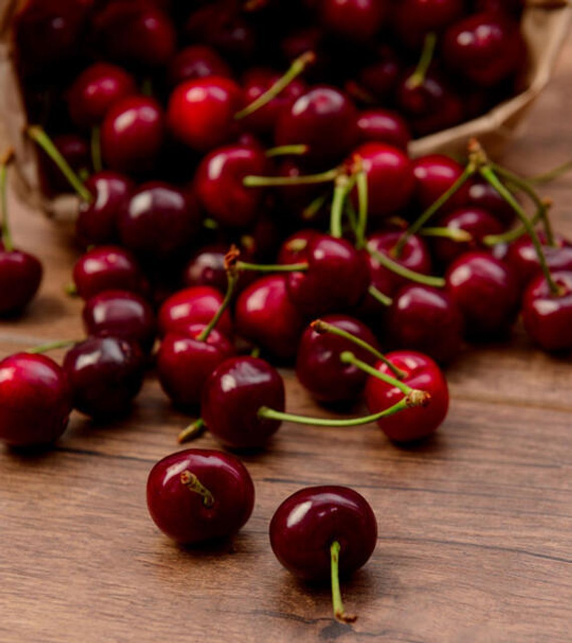 Najwięcej pestycydów – aż osiem – wykryto w CZEREŚNIACH z Polski