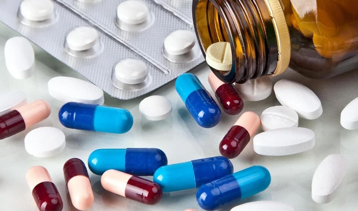 WYPIŁA „KOKTAJL ŚMIERCI”. 21 LATKA NIE ŻYJE. NIEJASNA ROLA JEJ PARTNERA