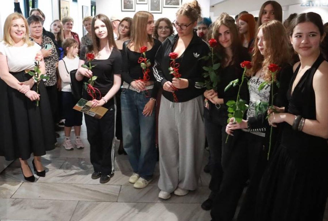 Wystawa „ArtStart” Tylko do 20 sierpnia! Wystawa „ArtStart” Tylko do 20 sierpnia!