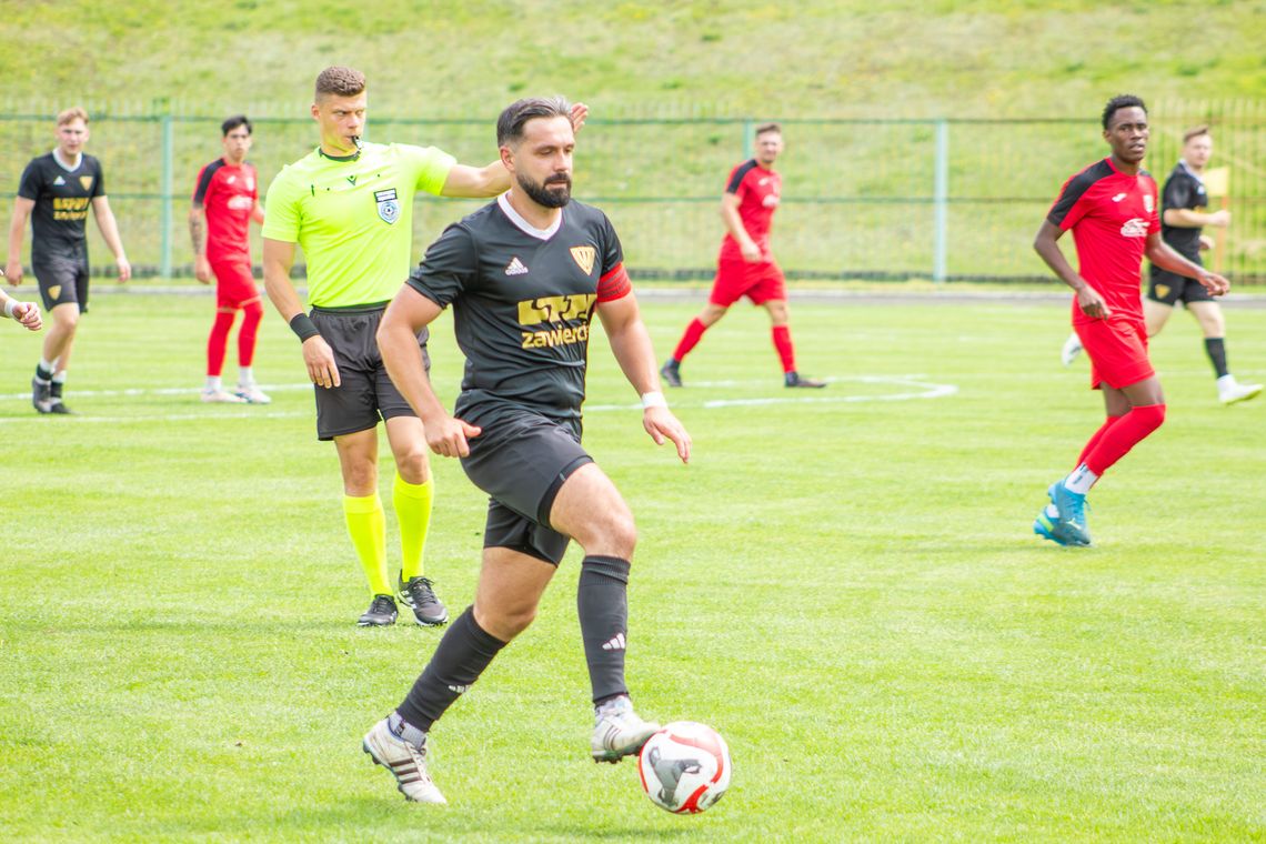 ZACIĘTY BÓJ WARTY ZAWIERCIE ZE SZCZĘŚLIWYM ZAKOŃCZENIEM ZACIĘTY BÓJ WARTY ZAWIERCIE ZE SZCZĘŚLIWYM ZAKOŃCZENIEM