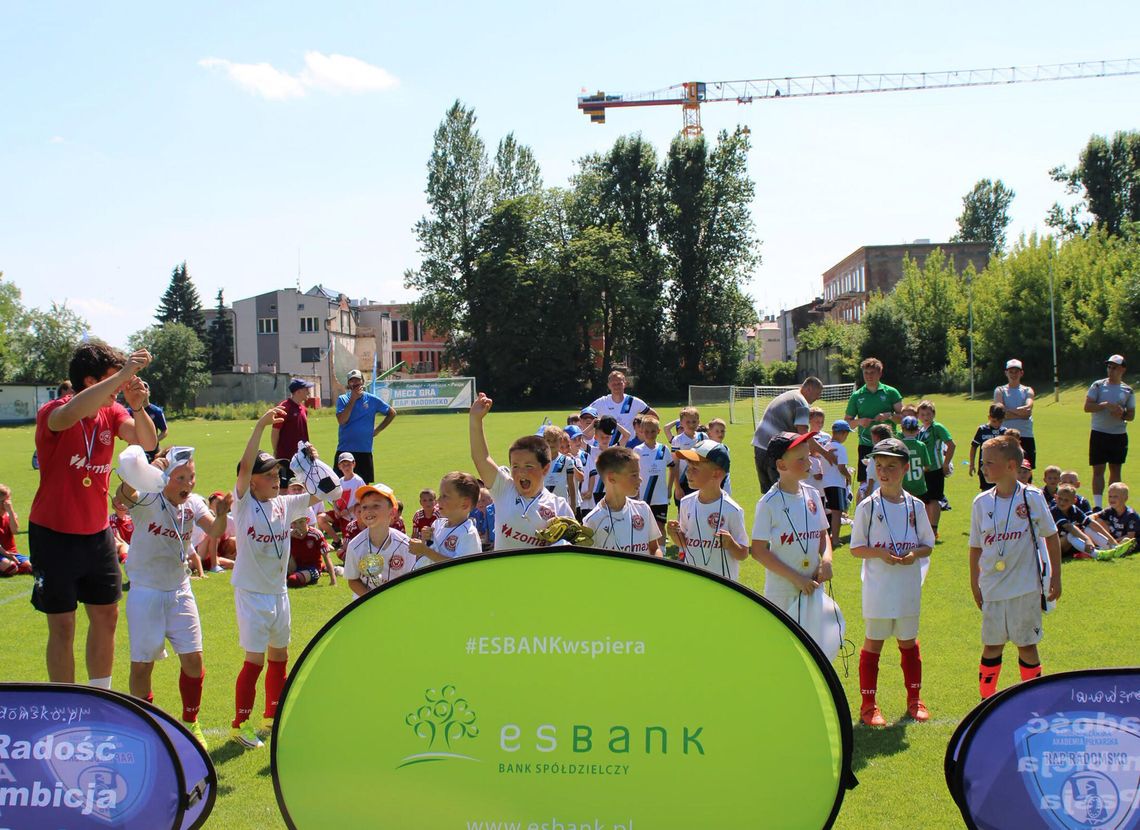ŻACY WARTY PORAJ NA ESBANK CUP W RADOMSKU ŻACY WARTY PORAJ NA ESBANK CUP W RADOMSKU
