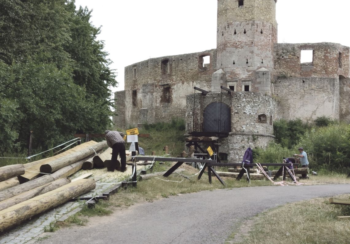ZDĄŻĄ Z REMONTEM MOSTU PRZED TURNIEJEM RYCERSKIM ZDĄŻĄ Z REMONTEM MOSTU PRZED TURNIEJEM RYCERSKIM