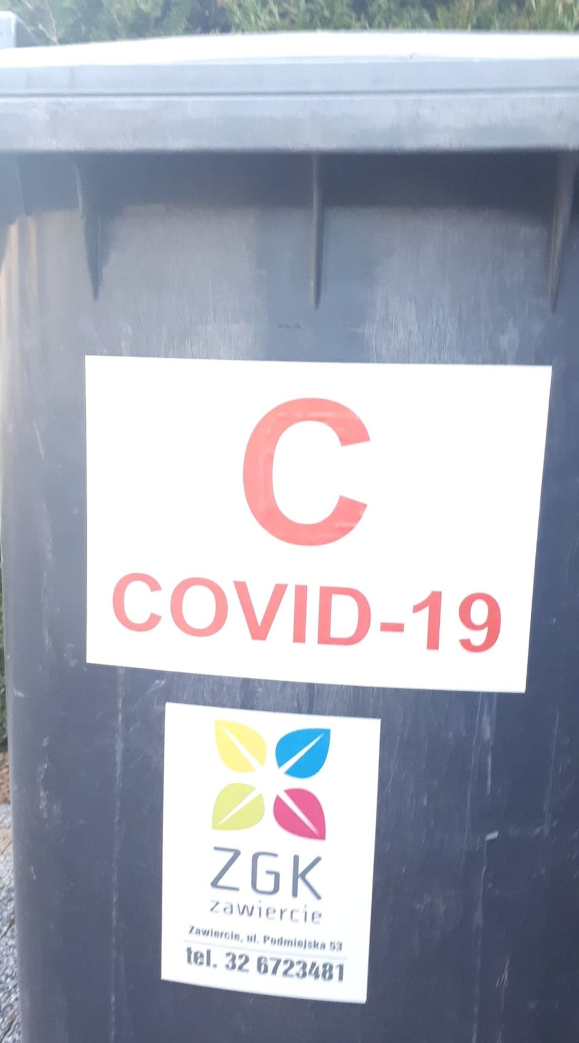 ZGK Zawiercie „oznakował” domy chorych na COVID-19 Urząd Miasta Zawiercie przyznaje, że przekazał spółce adresy zakażonych. Policja wszczyna dochodzenie po naszym artykule!