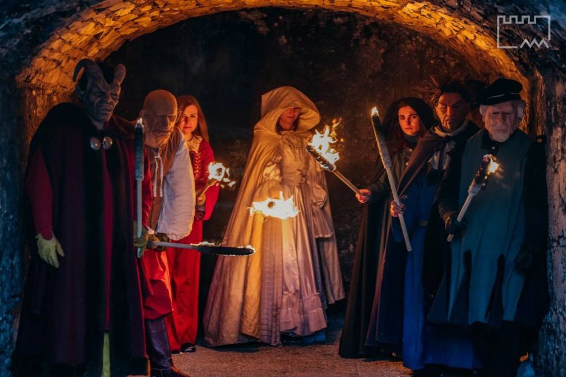 TRZY ATRAKCYJNE PIĄTKI Z DUCHAMI NA ZAMKU OGRODZIENIEC TRZY ATRAKCYJNE PIĄTKI Z DUCHAMI NA ZAMKU OGRODZIENIEC