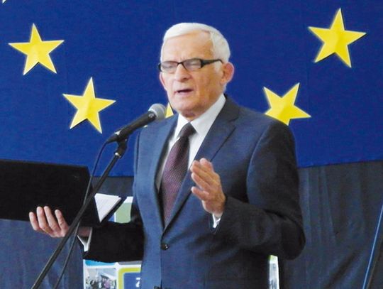 JERZY BUZEK TO NIEKWESTIONOWANY ZWYCIĘZCA