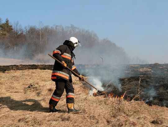 14 HEKTARÓW W OGNIU