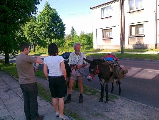 OD 15 LAT W DRODZE Z DWOMA OSŁAMI