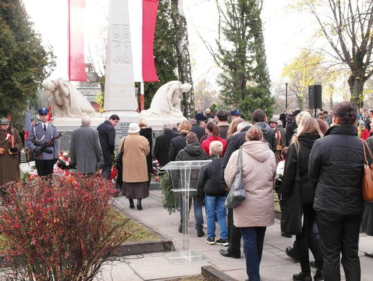 ODDALI POKŁON NIEPODLEGŁEJ