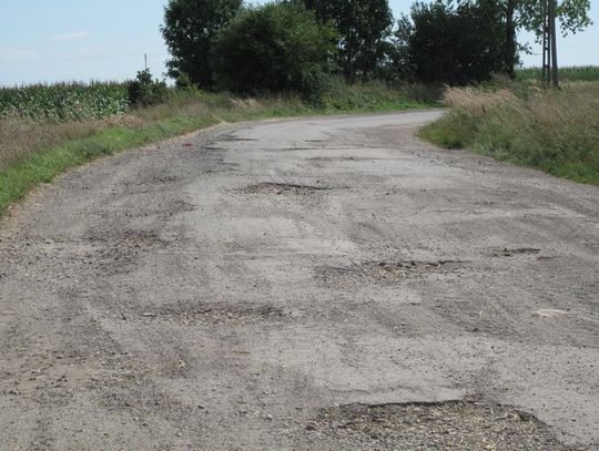 DROGA JAK SZWAJCARSKI SER DOCZEKAŁA SIĘ REMONTU