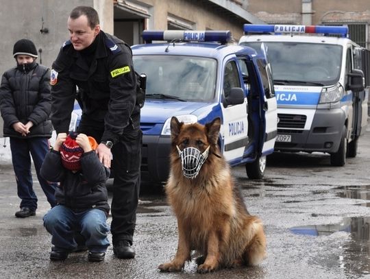 ROSNĄ NOWI POLICJANCI