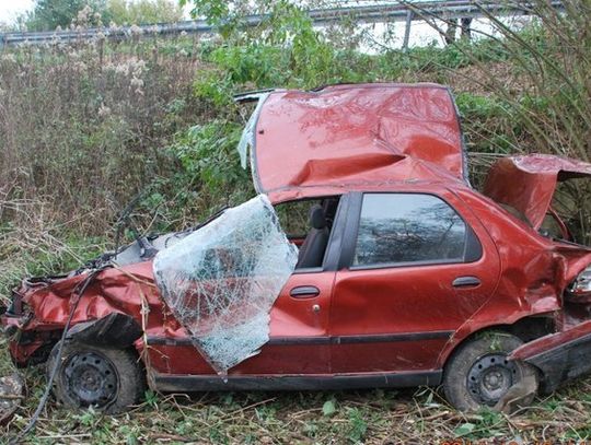 STRAŻACY WYCIĄGALI UWIĘZIONYCH