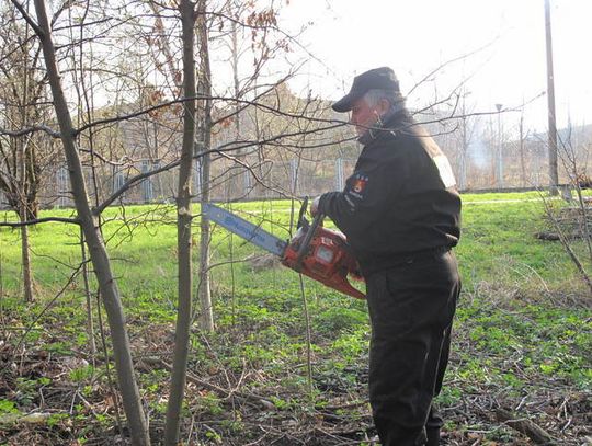 SPRZĄTALI POMNIK PRZYRODY