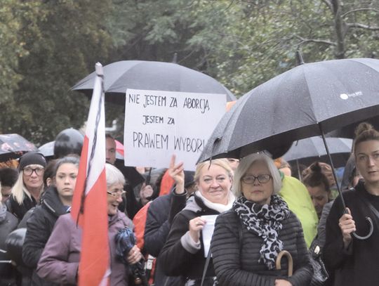 ZAWIERCIANIE NIE CHCĄ ZAOSTRZENIA PRAWA ABORCYJNEGO