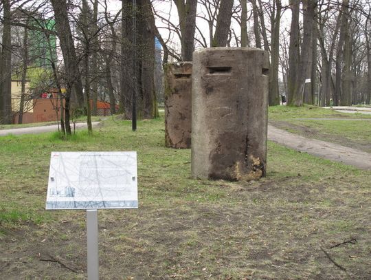 BUNKRY STANĘŁY PRZED MOKIEM