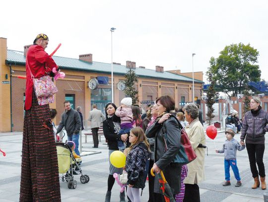 NOWE CENTRUM ŚWIECI I JONIZUJE