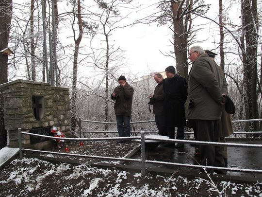 HOŁD WALCZĄCYM O WOLNOŚĆ