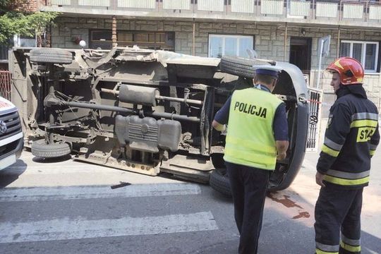 NIEGOWONICE POGRĄŻONE W ŻAŁOBIE