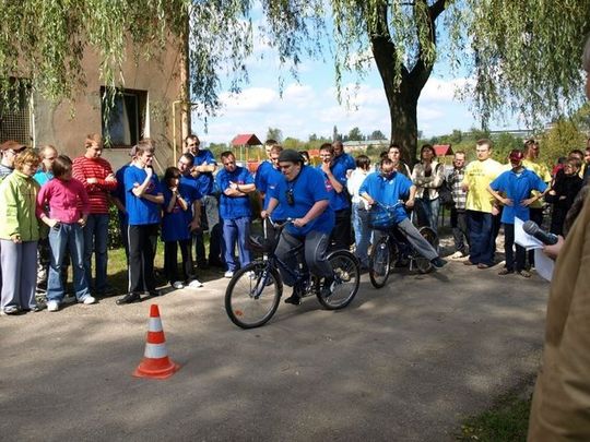 SPRAWNOŚĆ NIEPEŁNOSPRAWNYCH