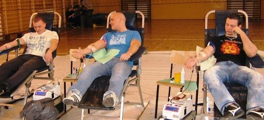 IGŁY IM NIE STRASZNE