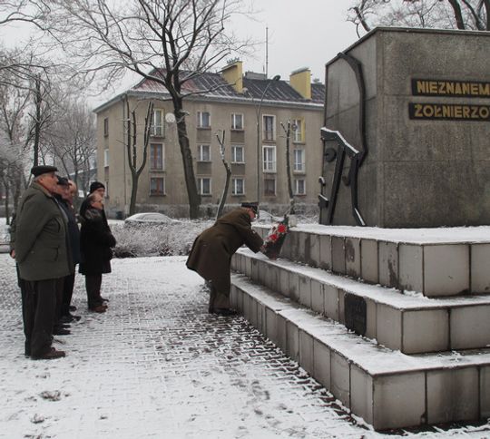 HOŁD WALCZĄCYM O WOLNOŚĆ
