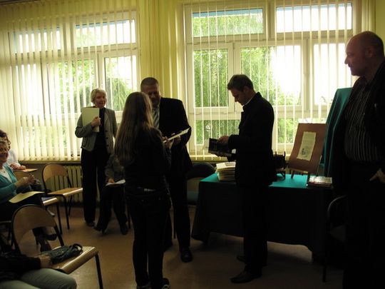 TĘ KSIĄŻKĘ WARTO PRZECZYTAĆ