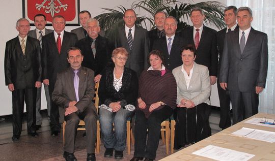 PORĘBA: OPOZYCYJNE PIERWIOSNKI