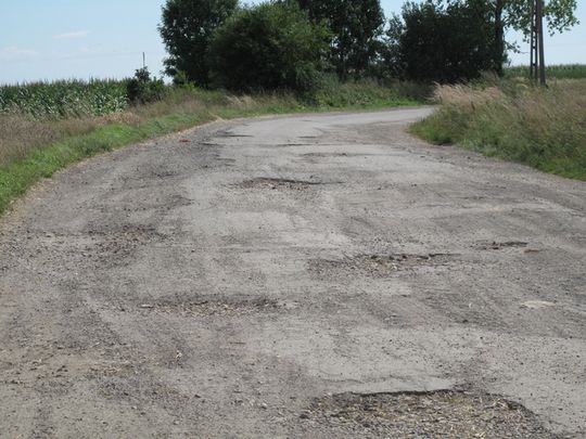 DROGA JAK SZWAJCARSKI SER DOCZEKAŁA SIĘ REMONTU