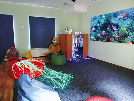 UCZĄ SIĘ DOŚWIADCZANIA ŚWIATA