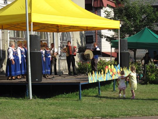 OGRODZIENIEC NA SWOJSKĄ NUTĘ