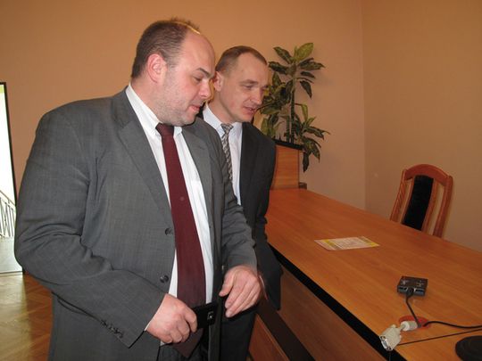 DZIAŁACZE NAW KNEBLUJĄ USTA OPOZYCJI!