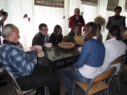 ŻYCIE CODZIENNE DAWNIEJ