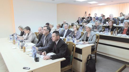 SZYKUJĄ SIĘ PODWYŻKI ZA ŚMIECI!