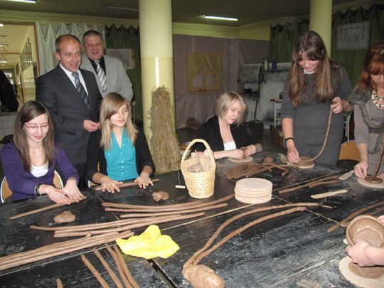 ŻYCIE CODZIENNE DAWNIEJ