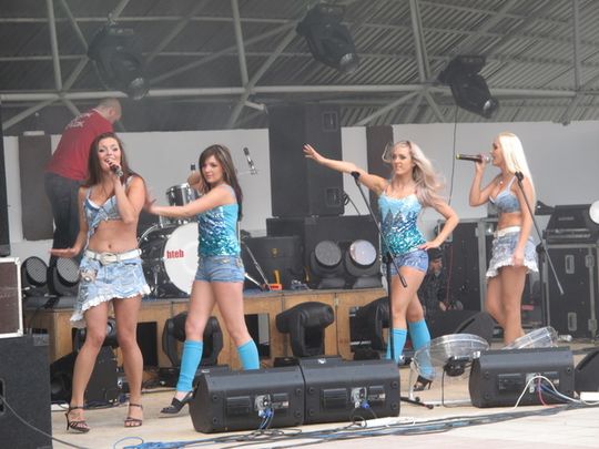 TŁUMY NA DNIACH PORĘBY