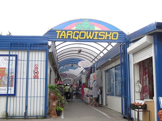 NIELEGALNY HANDEL KWITNIE – MANDATÓW BRAK