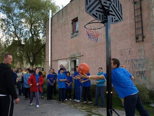 SPRAWNOŚĆ NIEPEŁNOSPRAWNYCH