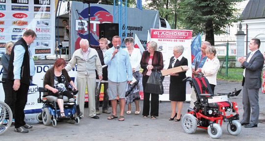 ODMIENILI ŻYCIE KACPERKA I PANI GRAŻYNKI