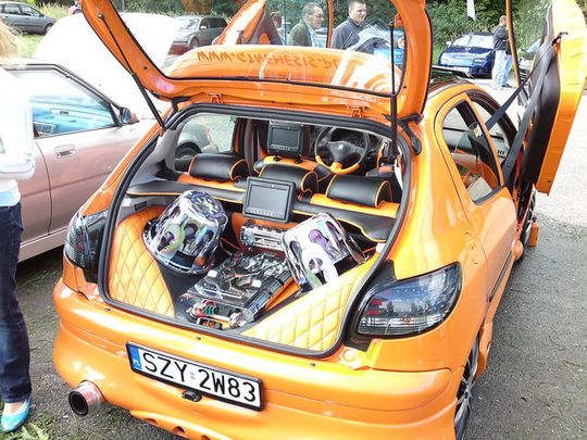 PALENIE GUMY I PISK OPON